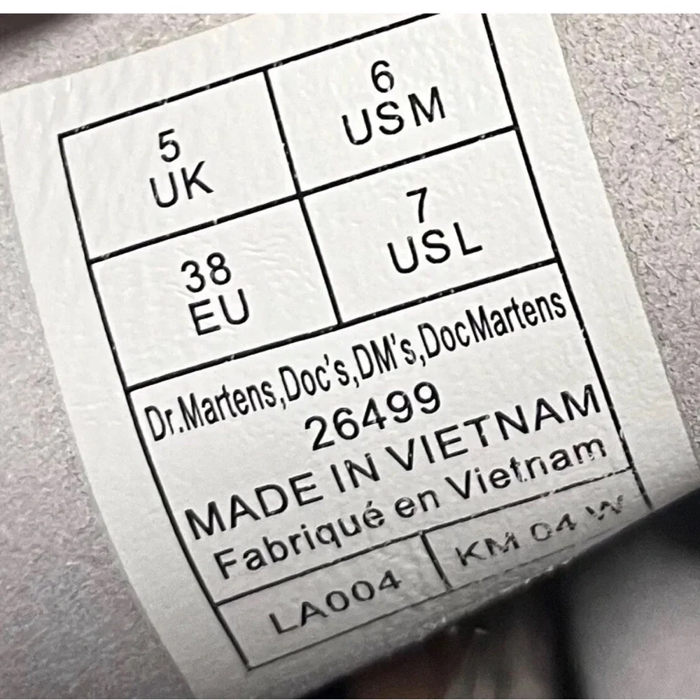 Dr Martens Women’s Air Wair Combat Boots - Picture 6 of 8